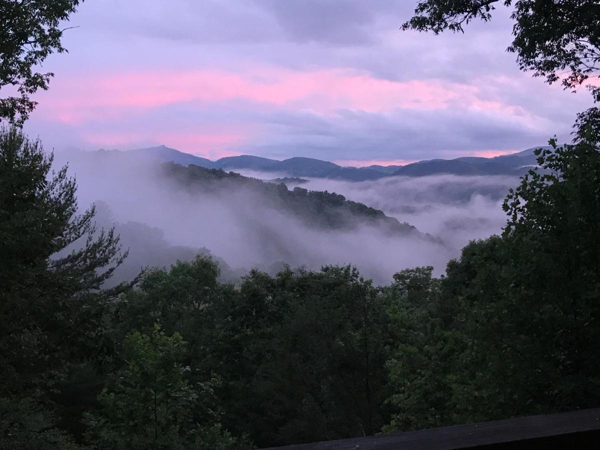 Lazy Bear Lodge Valle Crucis Esterno foto